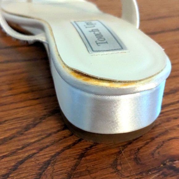 White satin with beaded thong sandals - Picture 5 of 7